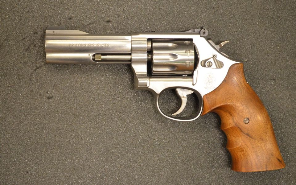 Smith & Wesson 617-6